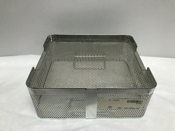 Unbranded Metal Tray (H:3 1/4in X L:9 1/4in X W:10 3/4in) | KMCE-97