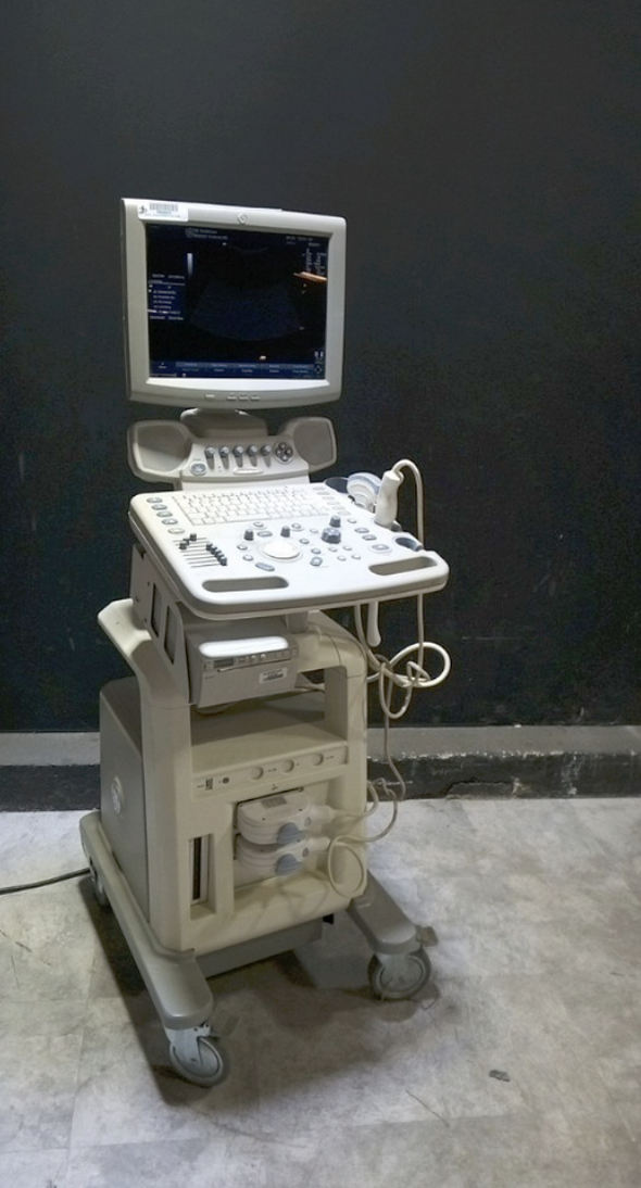 GE LOGIQ A5 ULTRASOUND MACHINE WITH 1 PROBES (4C)