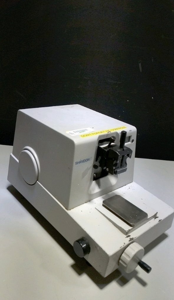 SHANDON AS 325 MICROTOME